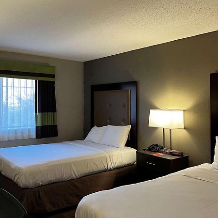 Super 8 by Wyndham Spring Lake/ Fort Bragg Eksteriør bilde