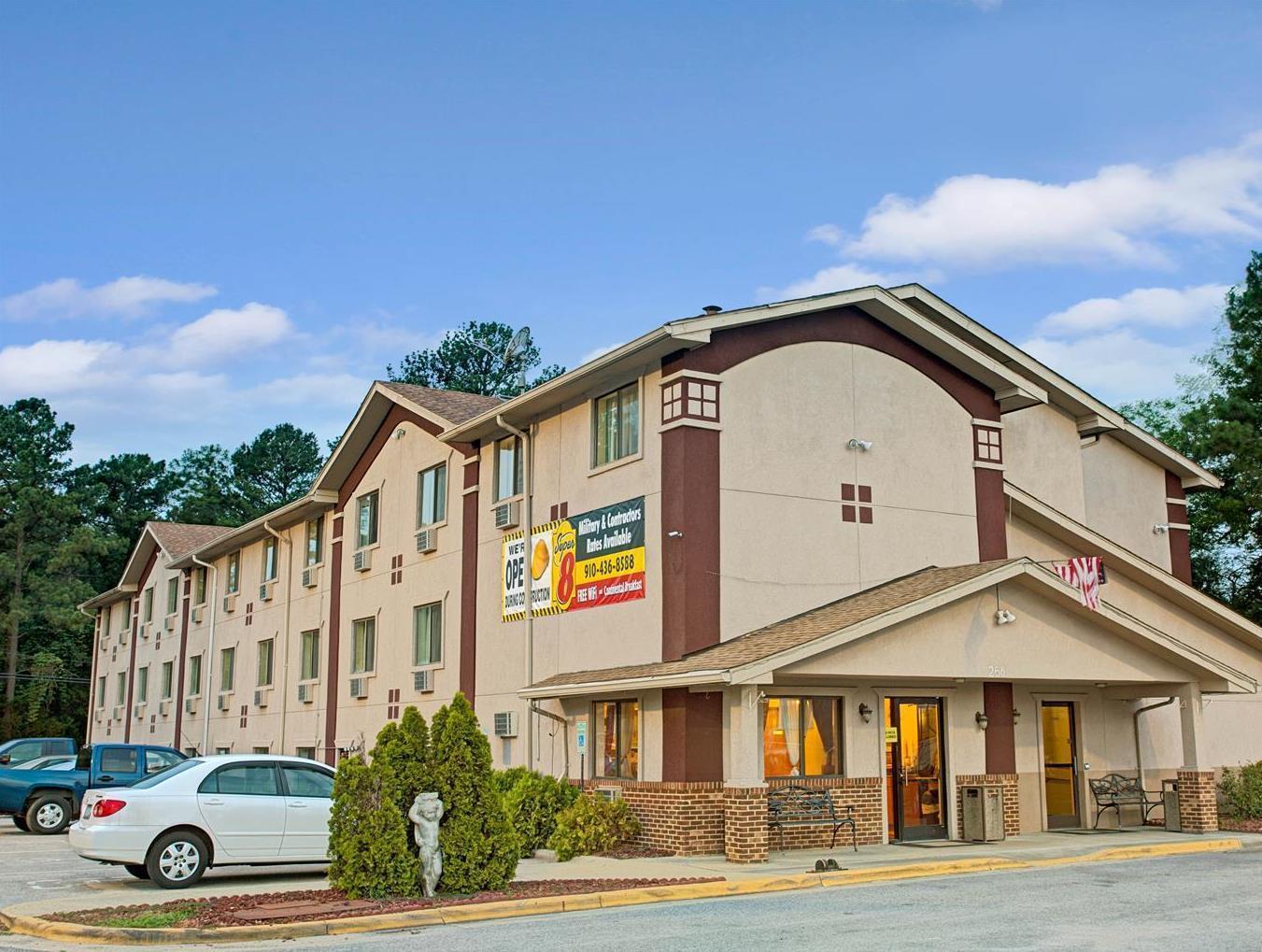 Super 8 by Wyndham Spring Lake/ Fort Bragg Eksteriør bilde